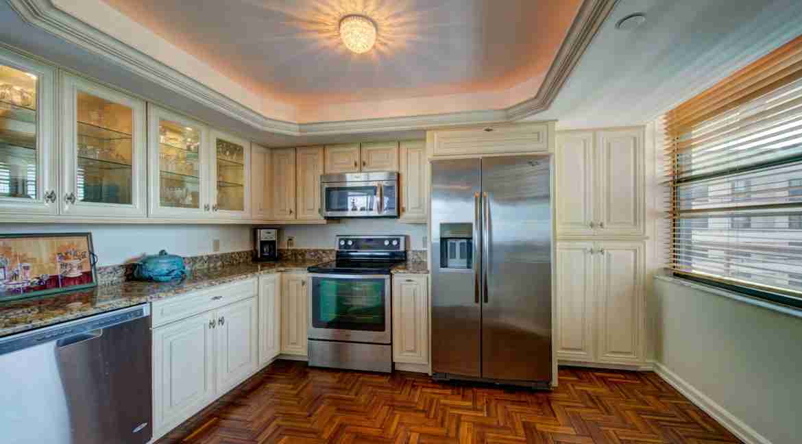 028 - Kitchen 2 - Island Dunes I #1301