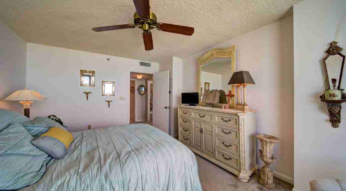 035 - MBR 4 - Island Dunes I #1301