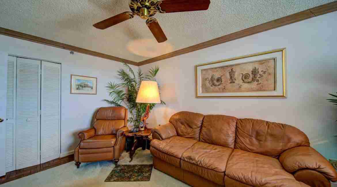 045 - Den 4 - Island Dunes I #1301